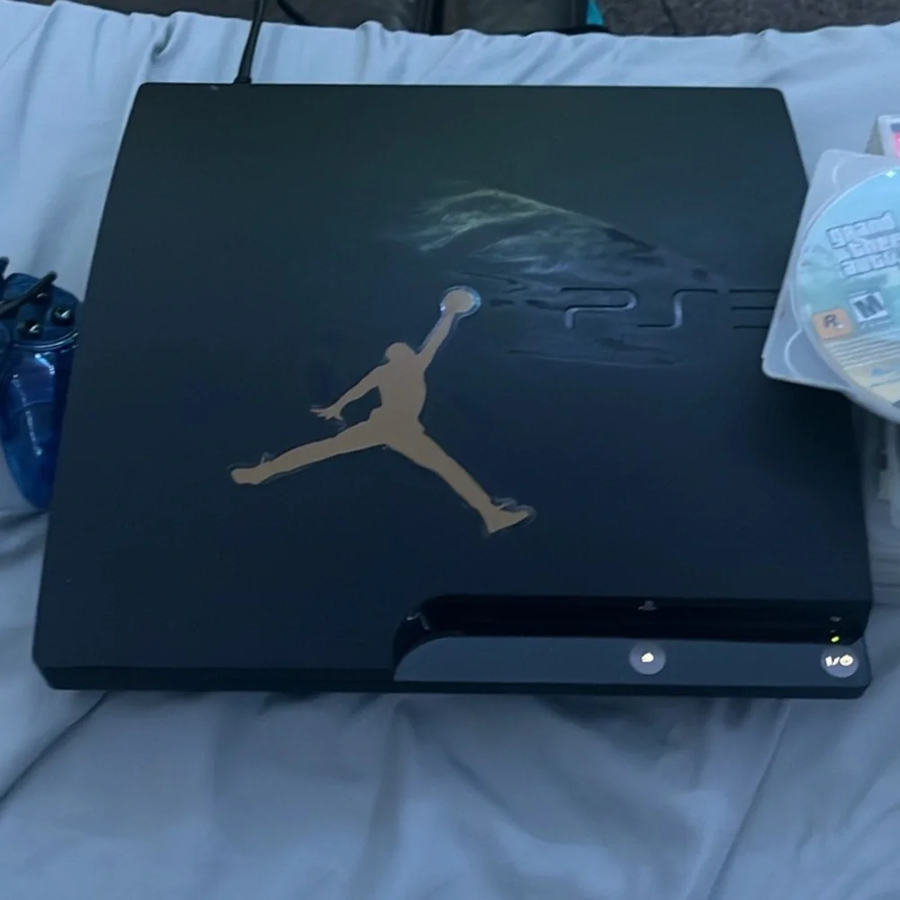 Need gone asap works fine tested comes with games and controllers (Evanston IL)
